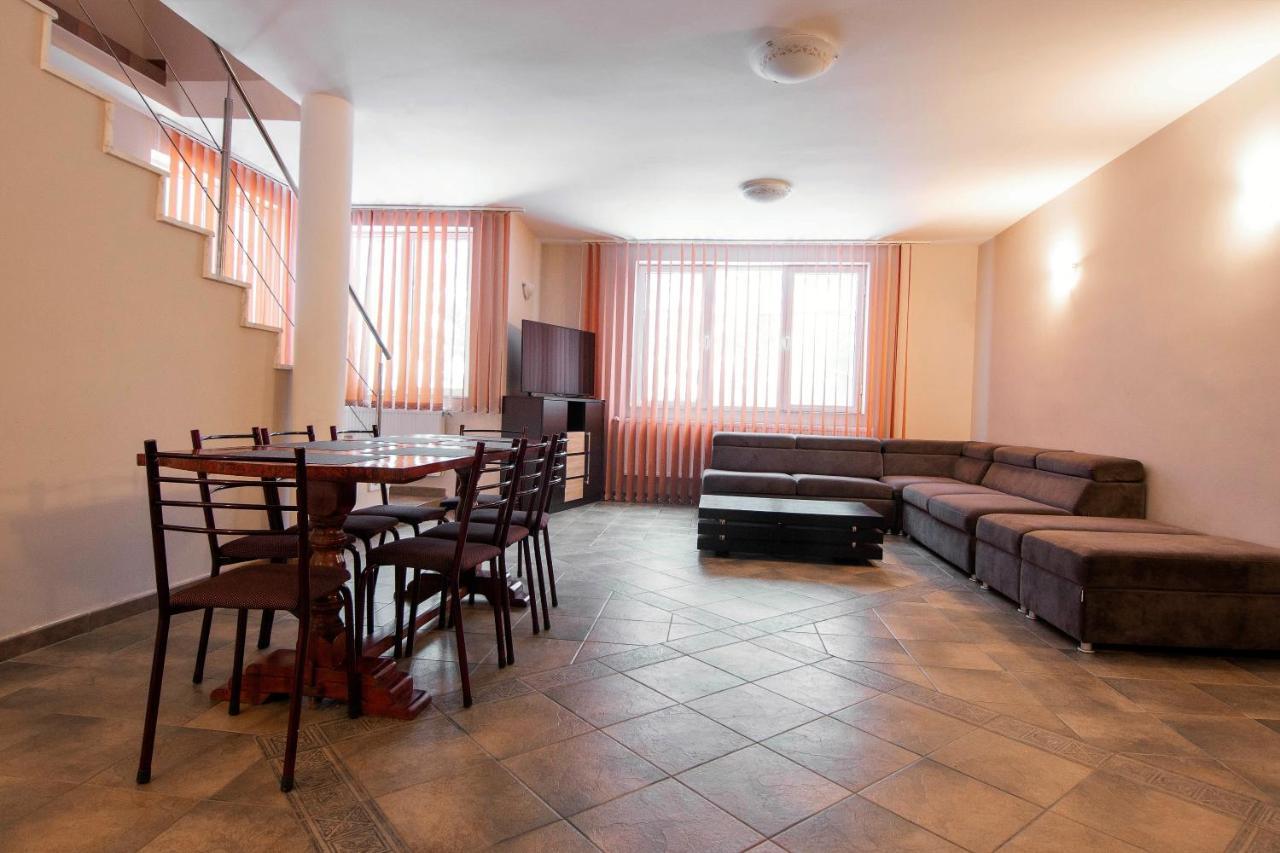 Privilegio 148 Sambata Сымбэта-де-Сус Экстерьер фото