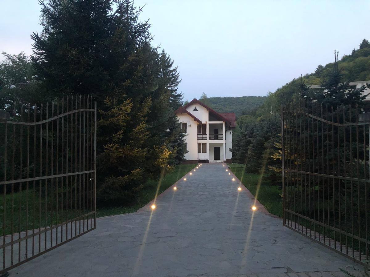 Privilegio 148 Sambata Сымбэта-де-Сус Экстерьер фото